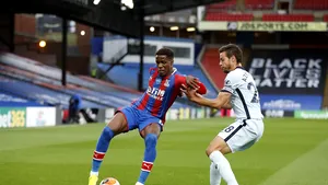 Copil de 12 ani arestat pentru mesaje rasiste la adresa unui fotbalist din Premier League