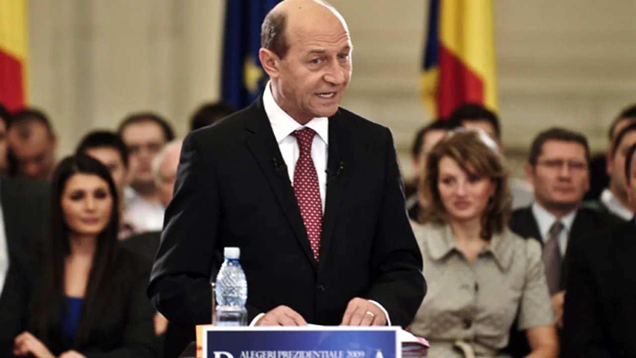 Candidaţii au vorbit, la tema educaţiei, despre legea majorării salariilor sau reformarea sistemului