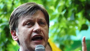 Crin Antonescu: Politicienii nu mai pot minţi cu neruşinare fără a fi pedepsiţi