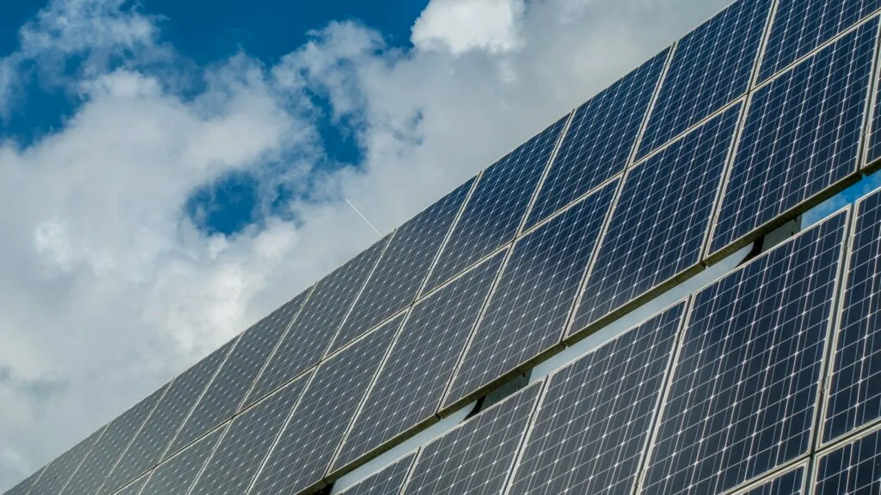 Producția de energie solară atinge un record în UE. Trei țări conduc clasamentul european