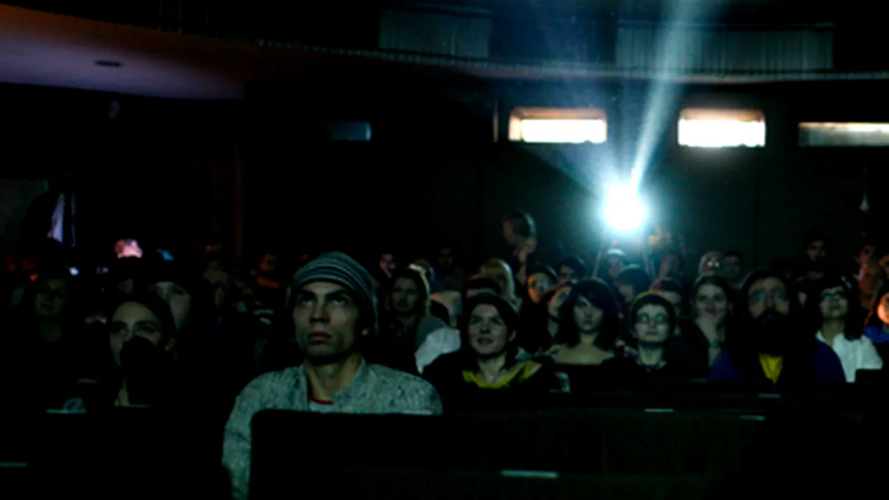 Daniel Mitulescu şi Andrei Dăscălescu, premiaţi la Festivalul de Film de la Sarajevo