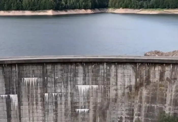 SOCIAL Criza de la Barajul Paltinu scoate la iveală dezastrul barajelor din România: sute neautorizate, fără proprietar