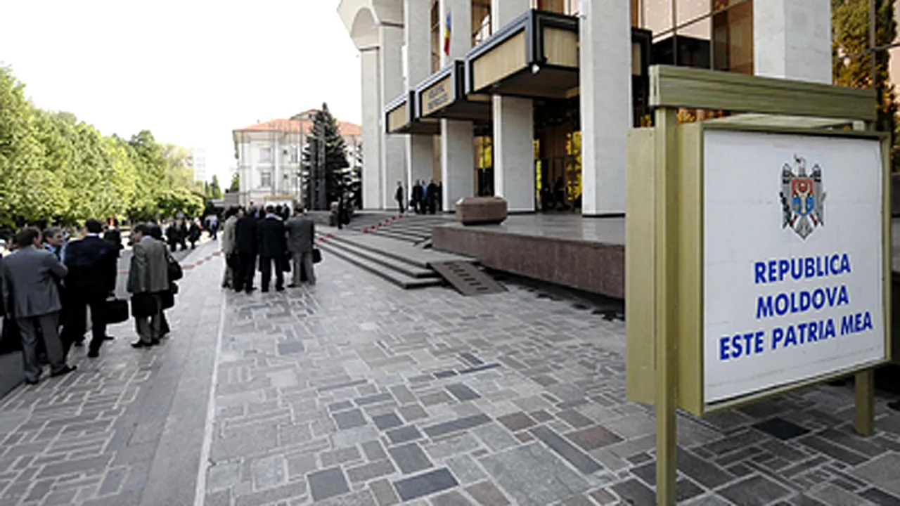 Posibilă coaliţie între comunişti şi proeuropeni după alegerile parlamentare din Republica Moldova