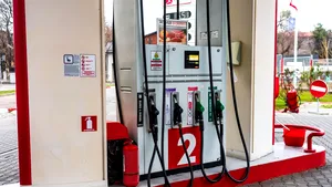 Şofer cu numere de înmatriculare false, reţinut în Constanţa. A furat combustibil în repetate rânduri din aceeaşi benzinărie