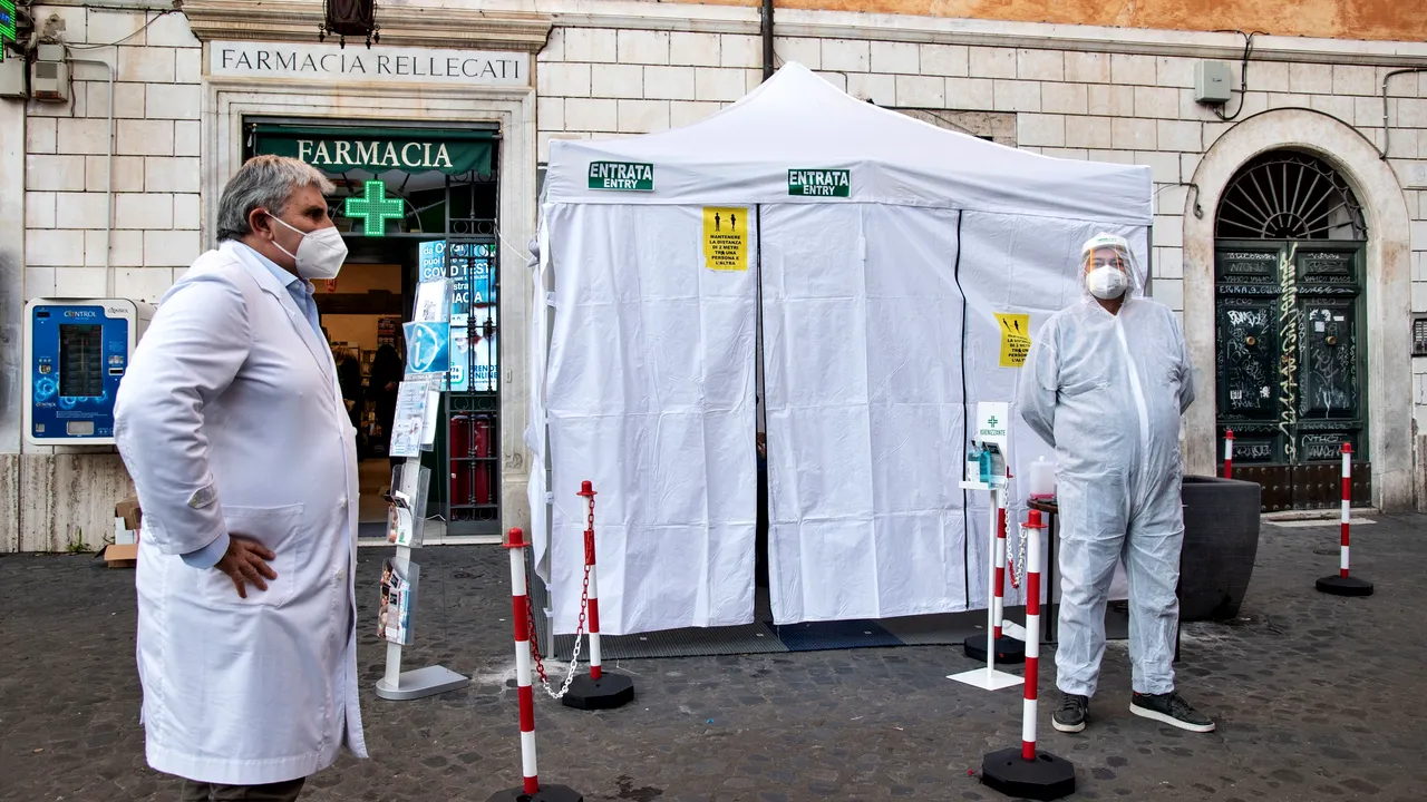 Campanie de testare pentru Covid-19, direct în farmaciile din Roma