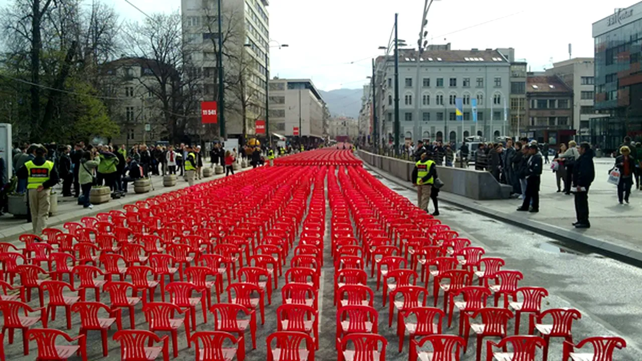 Bosnia: Concert în faţa a 11.541 de scaune goale, în memoria victimelor asediului asupra oraşului Sarajevo