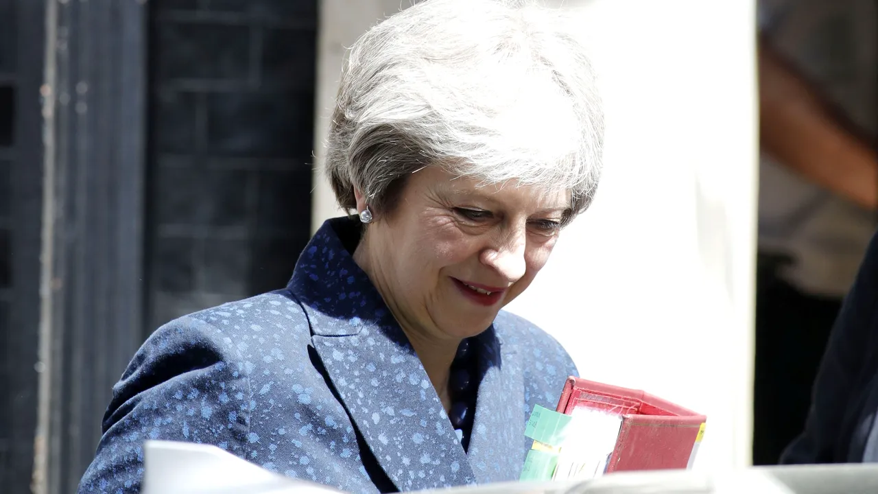 The Sun: Theresa May vrea să demisioneze în vară din funcţia de premier pentru a preîntâmpina posibilitatea ca Boris Johnson să preia şefia Guvernului de la Londra
