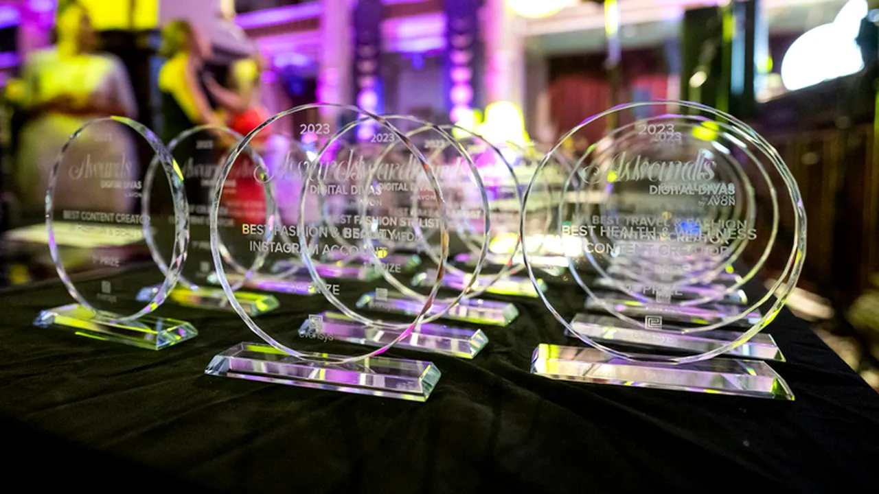 Cei mai îndrăgiţi creatori au fost premiaţi la Gala Digital Divas Awards 2023