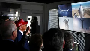 Trump şi Musk au asistat la lansarea navei spaţiale Starship de către SpaceX