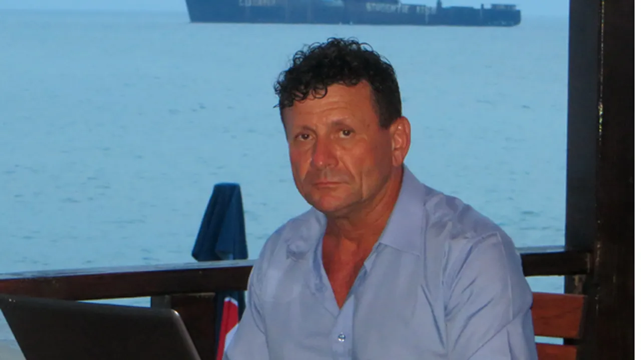 Un academician de 57 de ani, cu doctorat şi două masterate, a devenit student la Facultatea de Fizică
