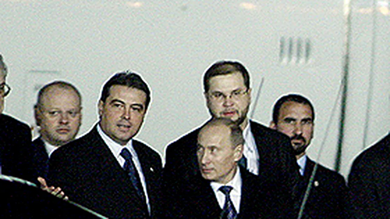 Vladimir Putin, câştigătorul indiscutabil al summitului NATO de la Bucureşti - presă