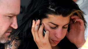 Amy Winehouse ar fi cumpărat cocaină şi heroină de 1.200 de lire cu câteva ore înainte de a muri