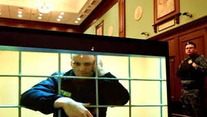Rusul care l-a numit „nebun” pe Putin va fi aruncat într-o puşcărie de tortură