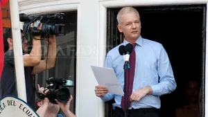 Un avocat al lui Julian Assange promite o 