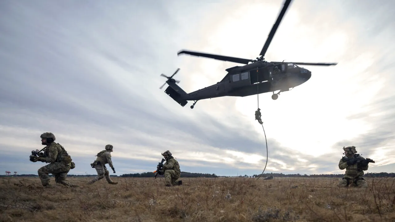 Elicoptere militare americane, relocate din Grecia în România