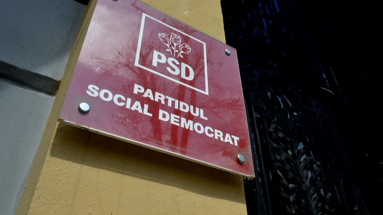 Social democraţii, convocaţi prin SMS la şedinţa plenului comun de duminică, pentru semnarea moţiunii de cenzură. Ce conţine mesajul