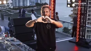 David Guetta va mixa în acest weekend la o petrecere găzduită pe un acoperiş din New York