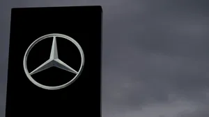 Profitul Mercedes-Benz scade drastic din cauza prăbușirii pieței din China și a tarifelor americane