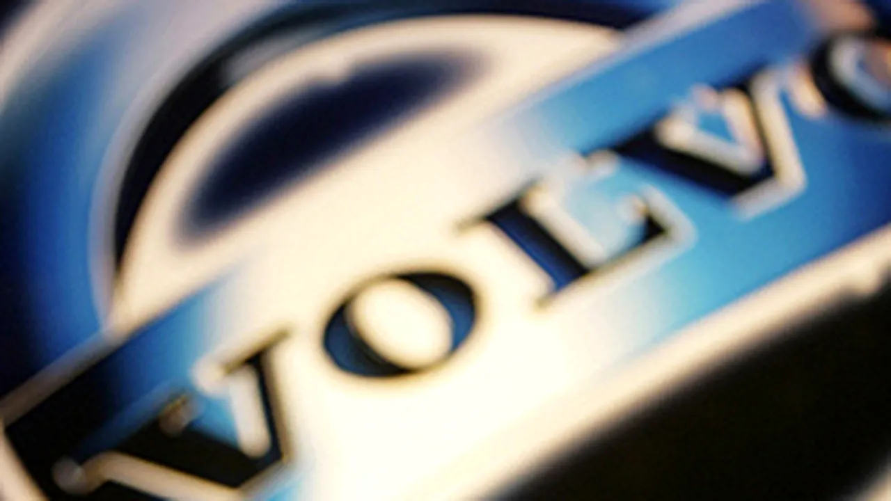 Volvo recheamă de pe piaţă peste 80.000 de maşini