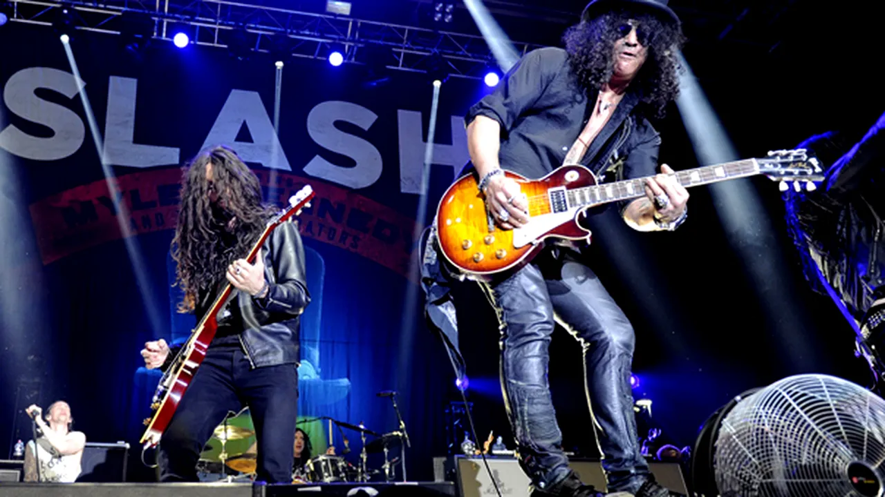 REPORTAJ: Slash feat. Myles Kennedy & The Conspirators - spectacol de chitară şi voce, la Bucureşti - VIDEO