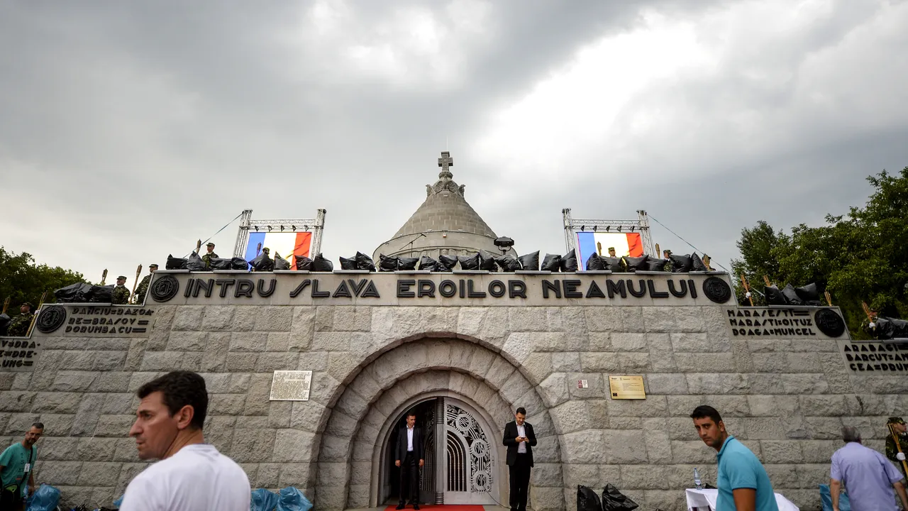 Ceremonie la Mărăşeşti prilejuită de  împlinirea a 100 de ani de la desemnarea Ostaşului Necunoscut 