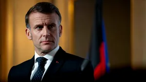 Macron convoacă o reuniune de urgență pentru a discuta despre Groenlanda și Iran