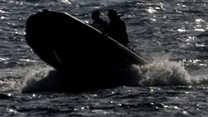 O navă care se îndrepta spre Australia a naufragiat, având 150 de imigranţi la bord