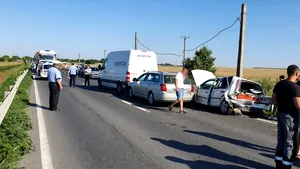 Accident pe DN2A, în Constanţa: Trei persoane au fost rănite, în urma coliziunii între două autoturisme | FOTO