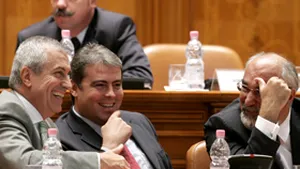 Reuters: Respingerea moţiunii prelungeşte impasul politic din România