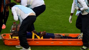 Martins Indi are comoţie şi a fost transportat la spital