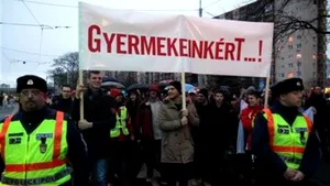 Mii de persoane au protestat în Ungaria, denunţând stilul autoritarist impus în sistemul educaţional