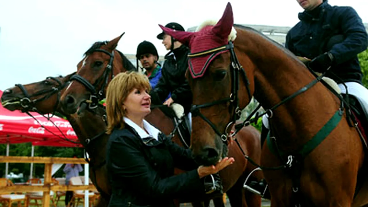 Maria Băsescu a premiat câştigătorii unui concurs de echitaţie