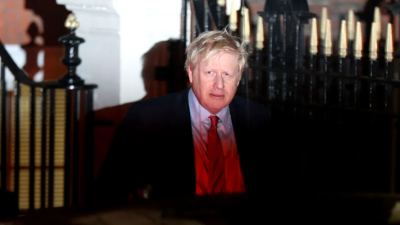 Lira sterlină creşte după anunţul victoriei lui Boris Johnson