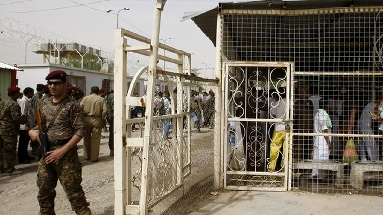 Amnesty: Aproximativ 30.000 de persoane sunt deţinute fără proces în Irak, iar unele sunt torturate