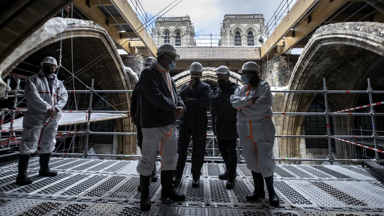Restaurarea catedralei Notre Dame se va relua după ce lucrările de consolidare vor fi terminate