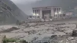 Principalul pod care lega Nepal de China, distrus de inundații. Cel puțin 18 persoane dispărute