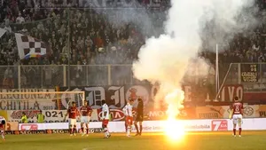 Preşedinţii de cluburi şi fotbaliştii vor fi controlaţi de jandarmi la meciul Steaua-Rapid