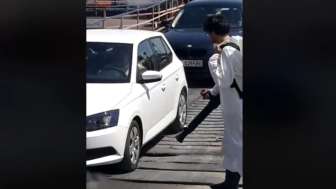 Acuzaţii GRAVE făcute de un gălăţean: Dezinfecţia contra pestei porcine se face cu apă, fără soluţie. Reacţia DSVSA | VIDEO