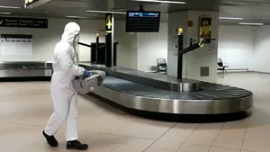 VIDEO. Aeroporturile din ţară, în alertă. Măsurile luate pentru a ţine sub control situaţia călătorilor care vin din zonele afectate de coronavirus / Cum arată chestionarul pe care-l vor completa pasagerii. DOCUMENT