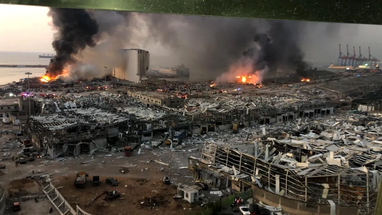 Libanul îşi plânge morţii începând de azi: 135 de decese şi 5000 de răniţi. „Am fost martorii unei catastrofe imense” / Care ar fi cauza incendiului transformat în explozie 