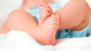 O româncă reclamă că autorităţile olandeze i-au confiscat bebeluşul nou-născut - VIDEO