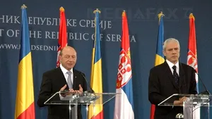 Băsescu, în Serbia: Cei ce se revendică a fi de origine română să aibă dreptul de a-şi menţine limba