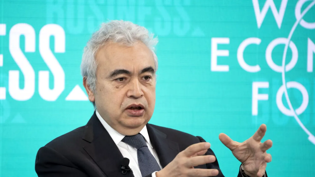 AIE avertizează: Europa mai are rezerve de kerosen doar pentru 6 săptămâni