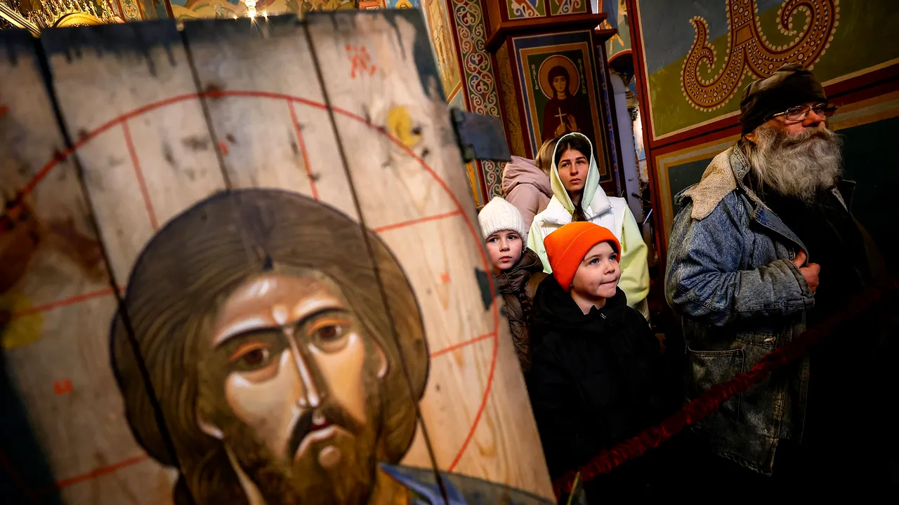 Războiul din Ucraina, ziua 305. Crăciunul în vreme de război: artileria ucraineană loveşte două posturi de comandă ruseşti. Ocupanţii lansează zeci de rachete drept represalii