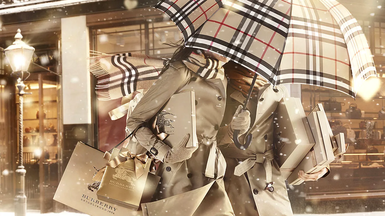 Casa de modă britanică Burberry - brandul anului la gala British Fashion Awards 2013