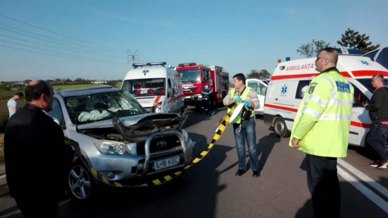 Nouă RĂNIŢI în urma coliziunii dintre o dubiţă şi un autoturism de teren, la ieşirea din Constanţa