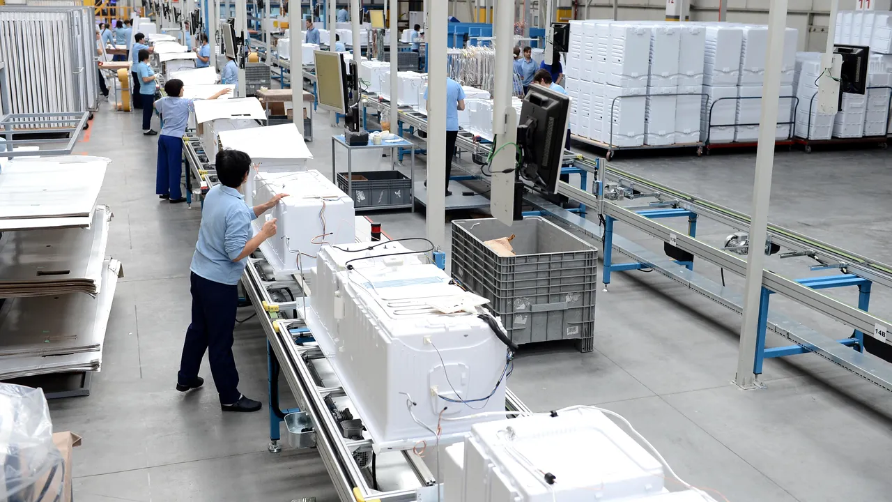 Sfârşitul unei ere. Adio Arctic! Cel mai mare producător de electrocasnice din România îşi schimbă numele după mai bine de 60 de ani
