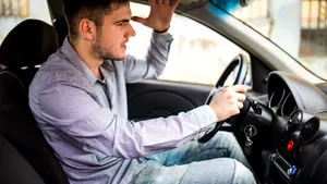 Ce se întâmplă dacă te enervezi la volan: știința dezvăluie gestul pe care nu-l mai poți face