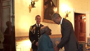 Barack Obama şi Michelle au dansat cu o femeie în vârstă de 106 ani, la Casa Albă - VIDEO
