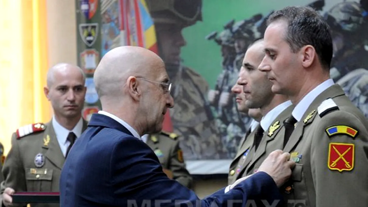 Decoraţii militare franceze pentru 9 militari români care au participat la misiunea ISAF 